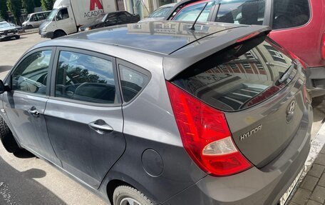 Hyundai Solaris II рестайлинг, 2013 год, 1 050 000 рублей, 2 фотография