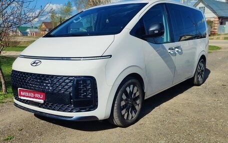 Hyundai Staria, 2022 год, 5 700 000 рублей, 1 фотография