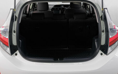 Toyota Aqua I, 2019 год, 1 299 000 рублей, 8 фотография