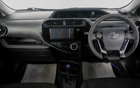 Toyota Aqua I, 2019 год, 1 299 000 рублей, 14 фотография