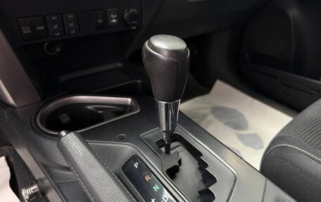 Toyota RAV4, 2018 год, 2 100 000 рублей, 12 фотография