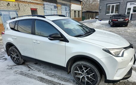 Toyota RAV4, 2018 год, 3 300 000 рублей, 2 фотография