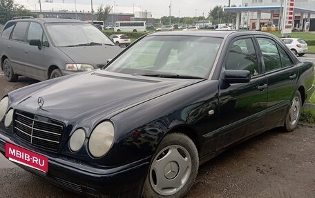 Mercedes-Benz E-Класс, 1996 год, 270 000 рублей, 2 фотография