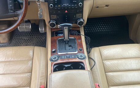 Volkswagen Touareg III, 2006 год, 999 999 рублей, 9 фотография