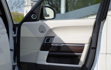 Land Rover Range Rover IV рестайлинг, 2016 год, 5 950 000 рублей, 12 фотография