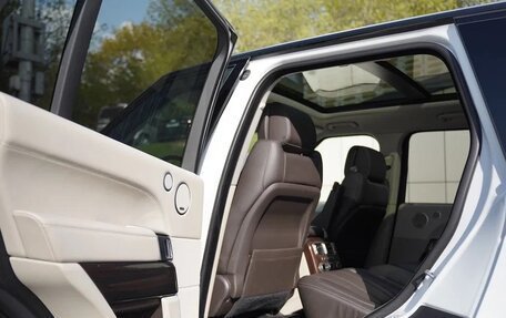 Land Rover Range Rover IV рестайлинг, 2016 год, 5 950 000 рублей, 23 фотография