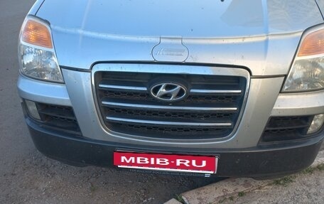 Hyundai H-1 II рестайлинг, 2007 год, 670 000 рублей, 8 фотография