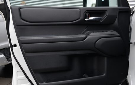 Toyota Land Cruiser Prado, 2024 год, 11 150 000 рублей, 9 фотография