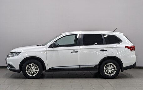 Mitsubishi Outlander III рестайлинг 3, 2015 год, 1 600 000 рублей, 23 фотография