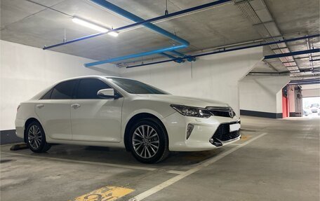 Toyota Camry, 2017 год, 2 380 000 рублей, 6 фотография