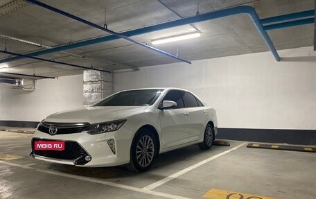 Toyota Camry, 2017 год, 2 380 000 рублей, 4 фотография