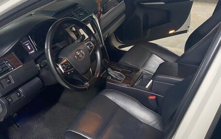 Toyota Camry, 2017 год, 2 380 000 рублей, 10 фотография