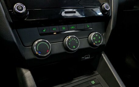 Skoda Octavia, 2018 год, 1 400 000 рублей, 25 фотография