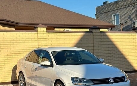 Volkswagen Jetta VI, 2014 год, 1 600 000 рублей, 2 фотография