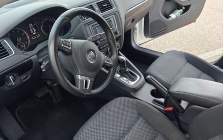 Volkswagen Jetta VI, 2014 год, 1 600 000 рублей, 13 фотография