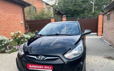 Hyundai Solaris II рестайлинг, 2012 год, 800 000 рублей, 2 фотография