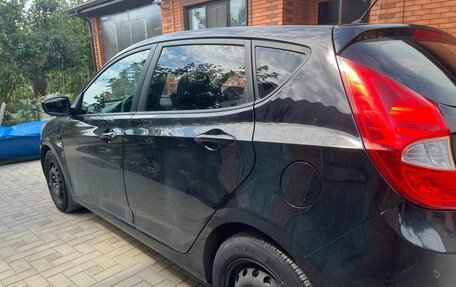 Hyundai Solaris II рестайлинг, 2012 год, 800 000 рублей, 4 фотография