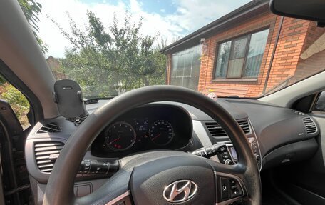 Hyundai Solaris II рестайлинг, 2012 год, 800 000 рублей, 8 фотография