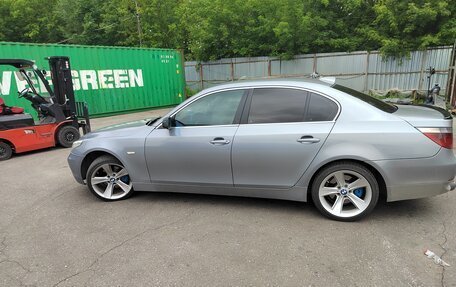 BMW 5 серия, 2005 год, 975 000 рублей, 15 фотография