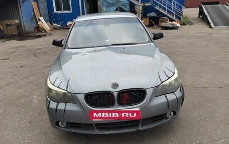 BMW 5 серия, 2005 год, 975 000 рублей, 10 фотография