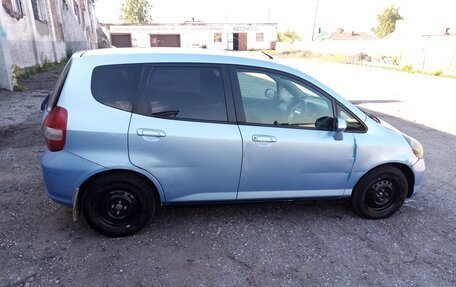 Honda Fit III, 2001 год, 350 000 рублей, 4 фотография