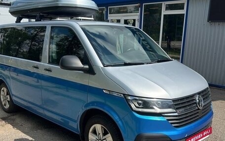Volkswagen Multivan T6 рестайлинг, 2020 год, 6 700 000 рублей, 2 фотография