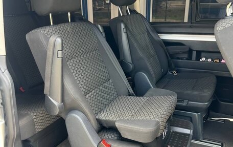 Volkswagen Multivan T6 рестайлинг, 2020 год, 6 700 000 рублей, 12 фотография