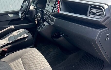 Volkswagen Multivan T6 рестайлинг, 2020 год, 6 700 000 рублей, 13 фотография