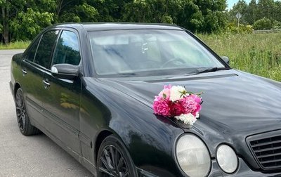 Mercedes-Benz E-Класс, 2001 год, 550 000 рублей, 1 фотография
