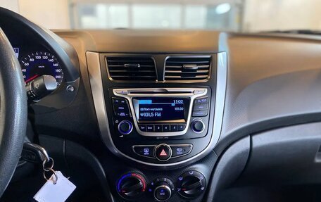 Hyundai Solaris II рестайлинг, 2016 год, 858 000 рублей, 13 фотография