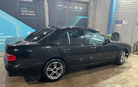 Mercedes-Benz E-Класс, 2001 год, 550 000 рублей, 11 фотография