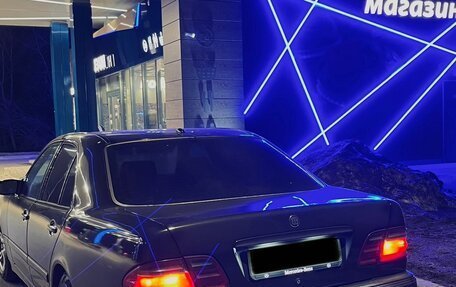 Mercedes-Benz E-Класс, 2001 год, 550 000 рублей, 7 фотография