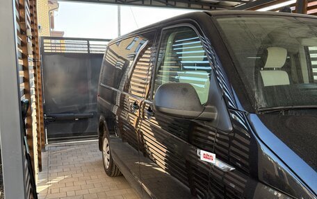 Volkswagen Caravelle T6 рестайлинг, 2017 год, 3 650 000 рублей, 3 фотография