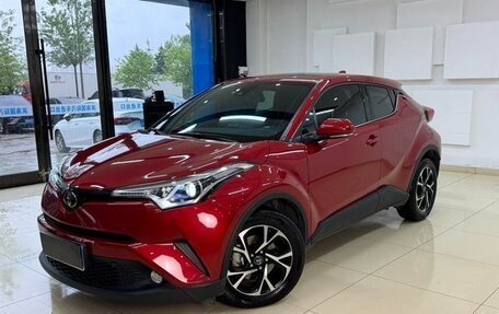 Toyota C-HR I рестайлинг, 2021 год, 1 990 000 рублей, 2 фотография