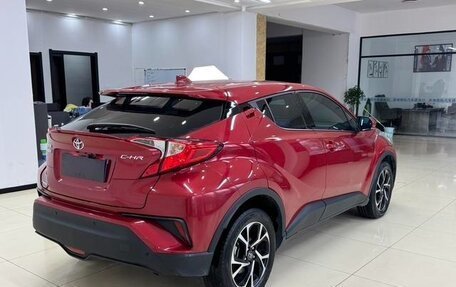 Toyota C-HR I рестайлинг, 2021 год, 1 990 000 рублей, 3 фотография