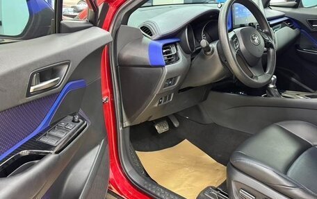 Toyota C-HR I рестайлинг, 2021 год, 1 990 000 рублей, 9 фотография