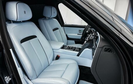 Rolls-Royce Cullinan, 2025 год, 83 000 000 рублей, 15 фотография