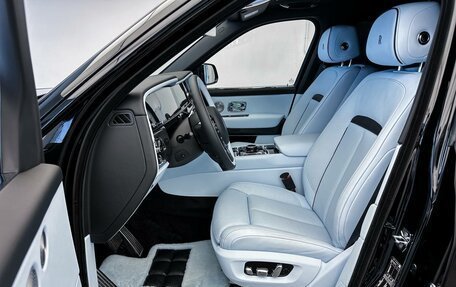 Rolls-Royce Cullinan, 2025 год, 83 000 000 рублей, 11 фотография