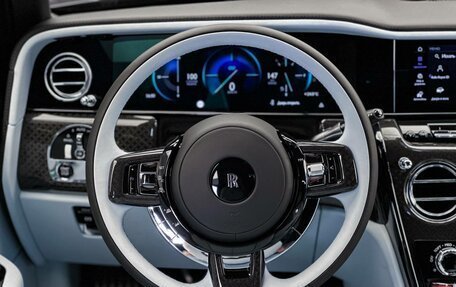 Rolls-Royce Cullinan, 2025 год, 83 000 000 рублей, 18 фотография