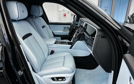 Rolls-Royce Cullinan, 2025 год, 83 000 000 рублей, 14 фотография
