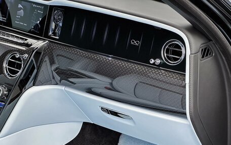 Rolls-Royce Cullinan, 2025 год, 83 000 000 рублей, 24 фотография