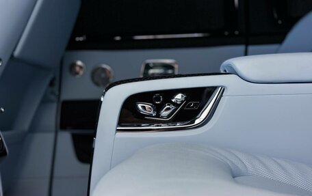 Rolls-Royce Cullinan, 2025 год, 83 000 000 рублей, 29 фотография