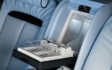 Rolls-Royce Cullinan, 2025 год, 83 000 000 рублей, 32 фотография