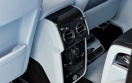 Rolls-Royce Cullinan, 2025 год, 83 000 000 рублей, 28 фотография