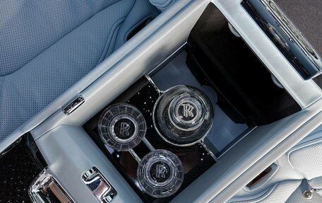 Rolls-Royce Cullinan, 2025 год, 83 000 000 рублей, 30 фотография