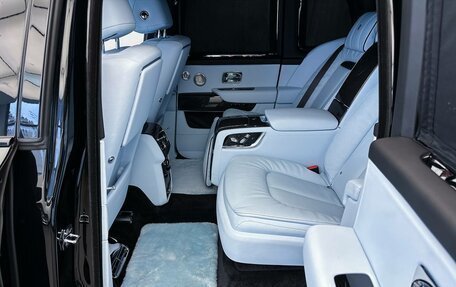 Rolls-Royce Cullinan, 2025 год, 83 000 000 рублей, 25 фотография
