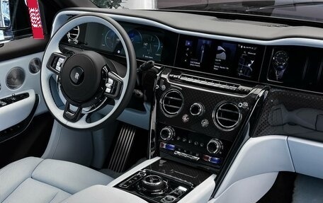 Rolls-Royce Cullinan, 2025 год, 83 000 000 рублей, 16 фотография