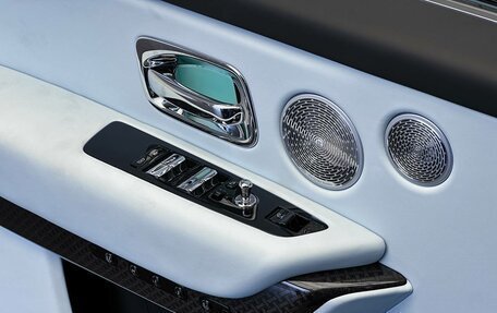 Rolls-Royce Cullinan, 2025 год, 83 000 000 рублей, 36 фотография