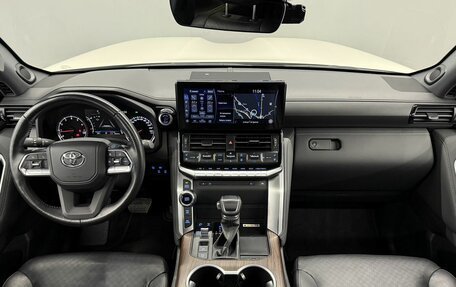 Toyota Land Cruiser, 2022 год, 10 500 000 рублей, 21 фотография