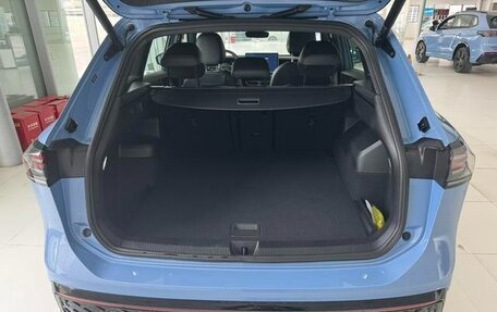 Volkswagen Tiguan, 2024 год, 3 943 000 рублей, 8 фотография